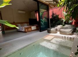 Pousada Okas de Camburizinho, hotel u gradu Kamburi