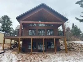 5 Bdrm 12 Guest LakeHouse with Private Boat Dock