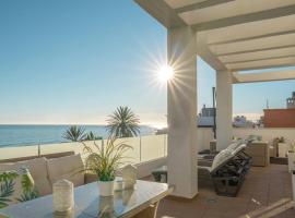 Apartamentos Varadero on the beach，位于卡拉德莫尔的酒店