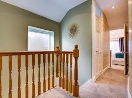 Spacious 4-Bed House in Welling - Free parking