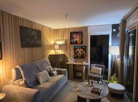 Les reflets du lac detente et nature à Genos-Loudenvieille, khách sạn ở Génos