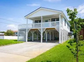 Newly Updated Cottage in the Heart of KDH