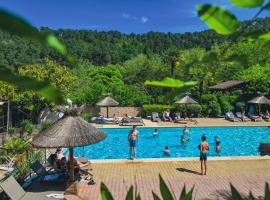 Hameau du Prat, holiday park in Ribes