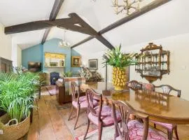 Beautiful, Pet Friendly Apartment - The White Lion