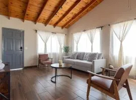 NEW Casa Marea Beach Front House DT 2BR WiFi & AC