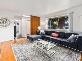 Shorewood Retreat -10 mins to Seattle-private yard