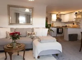 Charming Apartment with Prime Location