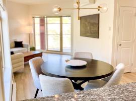 Lakeview Retreat in West Kelowna, hotel i West Kelowna