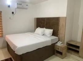 Rosecourt Hotel & Suites