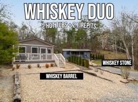 Whiskey Duo 2 Cabins SidebySide HotTubs Firepit, hotel a Walnut Grove