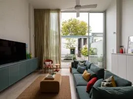 Chic Seddon Retreat Near the CBD