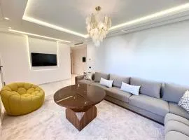 Bright Minimalist 2 Bedrooms - Beach Access