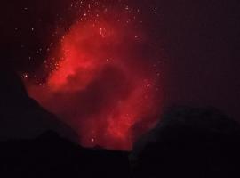 Tanna Lava View Bungalows, hotel em Lénakel