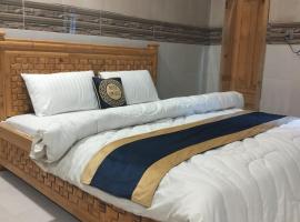 Neelam Water View Hotel, hotel con parcheggio a Kundālshai