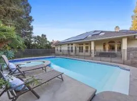 Corporate & Family Retreat Seven Oaks Pool Home