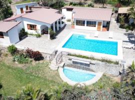 Casa Huerta Vista Bonita, hotel in Canta