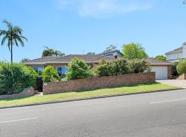 Luxury 3 bedroom 2 bathroom full home with easy access near Cronulla, hotel din Lilli Pilli