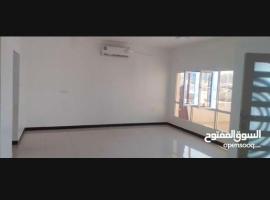 فيلا معبيلة جنوبية قريب في طريق السريع、スィーブのホテル