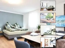 NEU I 2 Schlafzimmer für bis zu 8 Gäste mit schönem Balkon und privatem Stellplatz unmittelbar an der Mosel