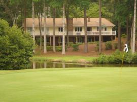 Incredible Water and Golf views at A Slice of Seven, hotel en Pinehurst