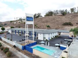 Travelodge by Wyndham Fairplex Pomona, ξενοδοχείο σε Pomona