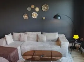 Bright & Cozy Getaway with Pool Free Parking 10 mins Disneyland