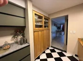 Hermosa casa amoblada en barrio privado