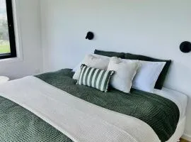 NEW Luxury Cabin with Scenic Views & Farm Charm