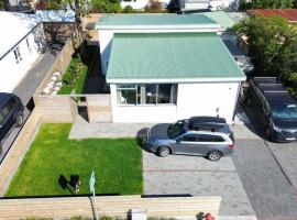 Ary & Pablo Airport Stay, hotel v Keflavíku