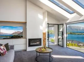 Tonic Lodge- Hot Tub- BBQ- Free Parking- AC