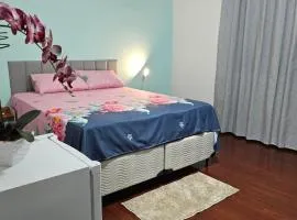 Quarto Shanti para viajantes em Dourados.