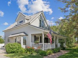 Creekside cutie 3br 2.5ba near skiing sleeps 8, hotel in Kamas