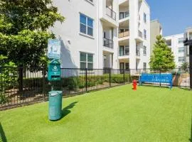 Luxury 2BD Courtyard Med Dist Dallas DAL031