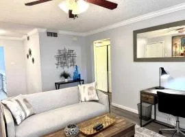 Modern 2BD Pool DFW South Irving I20