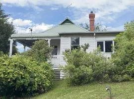Healesville Gardener's Cottage