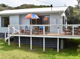 Manna Gum Beach House, hotel in Evergreen