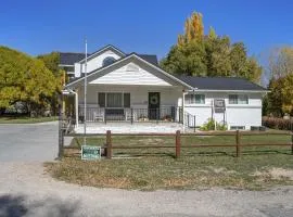 Happy Trails West Inn