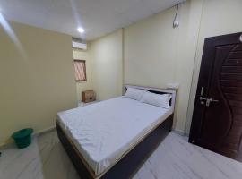 Hotel O Chaitanya Lodging, hotel v destinaci Chikalthān