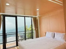 The Lakebox Menjer by Travelink