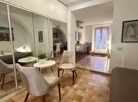 Comfy in the Heart of Roman nightlife