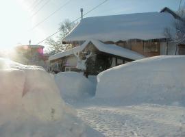 ペンションとも, hotel in Nosakada