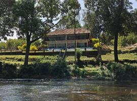 Falcon Riverview Resorts, hotel en Kuttampuzha