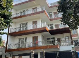 Dhruv Shivalya Residency, hotel em Grander Noida