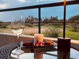 Surf and Sand, hotel in Aguada