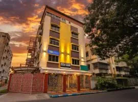 FabHotel Wild Orchid - 800m from Medica Superspecialty Hospital