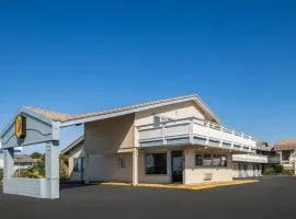 Super 8 by Wyndham Fort Bragg