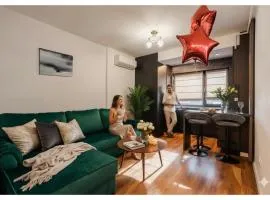 The Velvet by Blvd 44B5 - Premium City Retreat with Parking