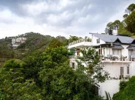 Samprati 3BR Villa with Balconies, Homecook & Pet Stay