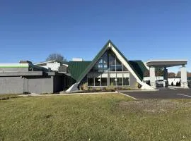 Wingate by Wyndham Geneva at SPIRE Academy