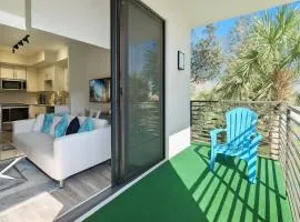 Lux place and cozy 3Beds 2Rooms enjoy life in WPB Gym, EV Station Nearby the downtown and beaches